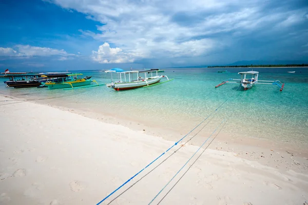 Vackra havet på gili meno, Indonesien. — Stockfoto