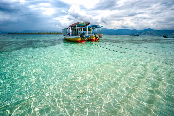 Belle mer à Gili Meno, Indonésie . — Photo