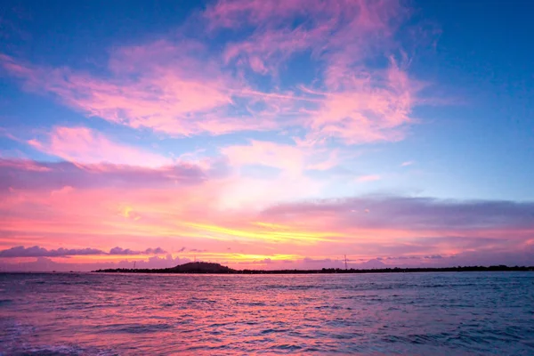 Vackra havet på gili meno, Indonesien. — Stockfoto