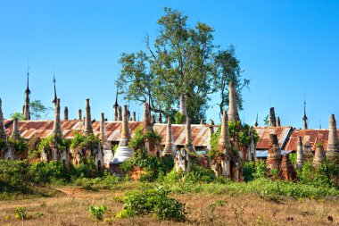 stupas indein, Inle Gölü, myanmar.