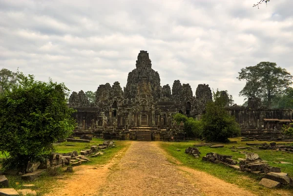Chrám Bayon, angkor thom, sieem sklízet, Kambodža. — Stock fotografie