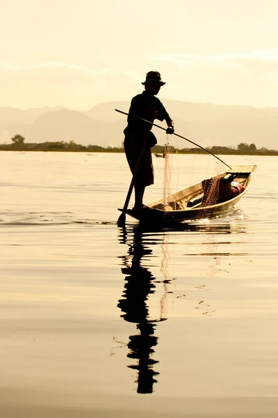 Visser in Inle Lake, myanmar. — Stockfoto