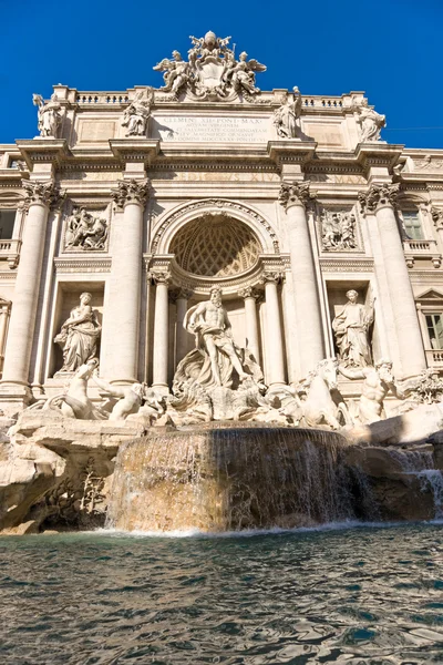 Ünlü Trevi Çeşmesi, Roma, İtalya. — Stok fotoğraf