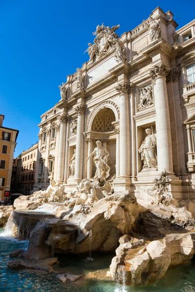 Ünlü Trevi Çeşmesi, Roma, İtalya. — Stok fotoğraf