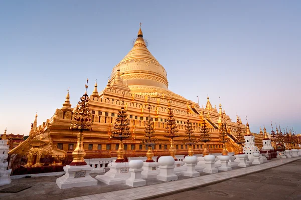 Bagan bij zonsondergang, myanmar. — Stockfoto