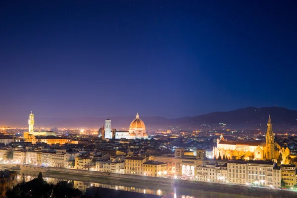 Florence, vue de nuit sur Santa croce, piazza della Signoriaand Du — Photo