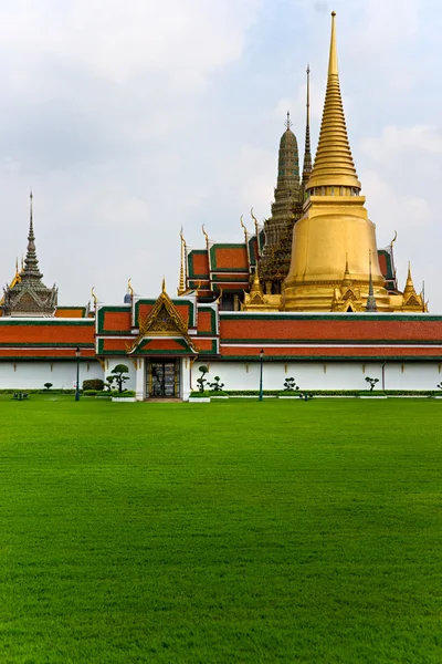 Wat Phra Kaeo Temple, Bangkok, Tailândia . — Fotografia de Stock