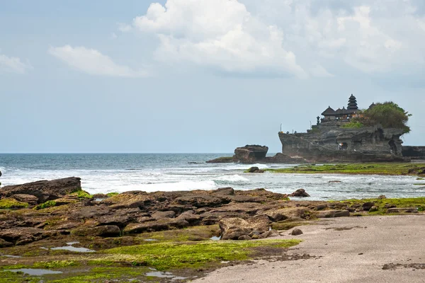 Der tanah lot tempel, bali, indonesien. — Stockfoto