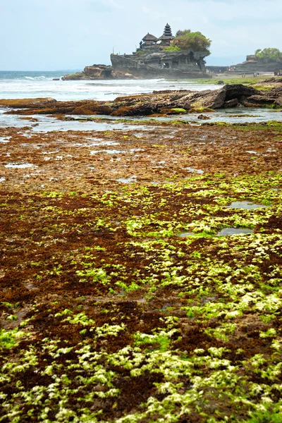 Der tanah lot tempel, bali, indonesien. — Stockfoto