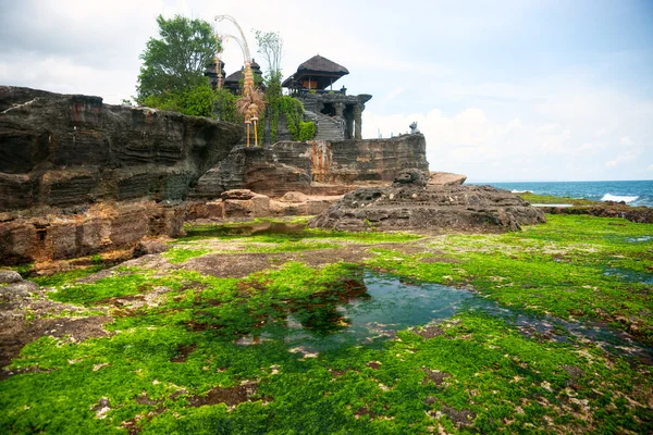 Der tanah lot tempel, bali, indonesien. — Stockfoto