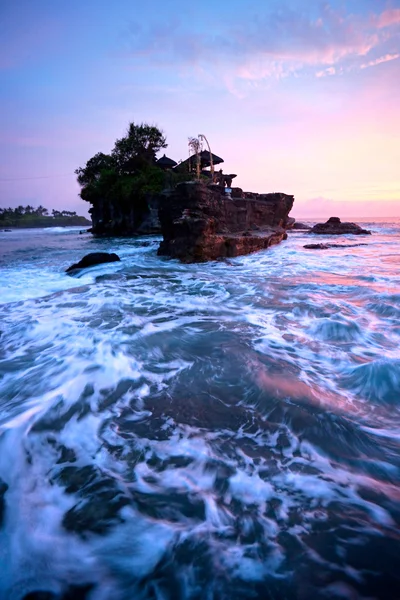 O Templo Tanah Lot, Bali, Indonésia — Fotografia de Stock