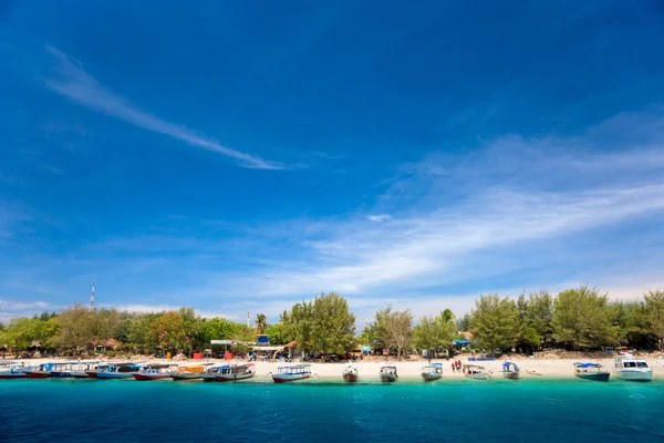 Wunderschönes meer bei gili trawangan, indonesien. — Stockfoto