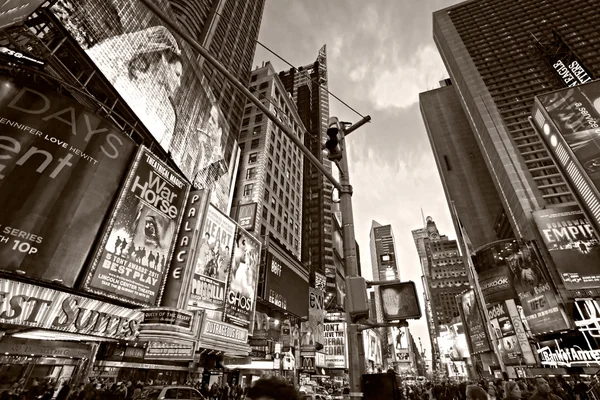 NOVA IORQUE CIDADE-MARÇO 25: Times Square, destaque com Broadway Th — Fotografia de Stock