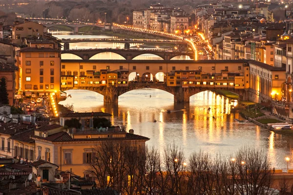 Panoramablick auf Ponte Vecchio, Florenz. Toskana. — Stockfoto