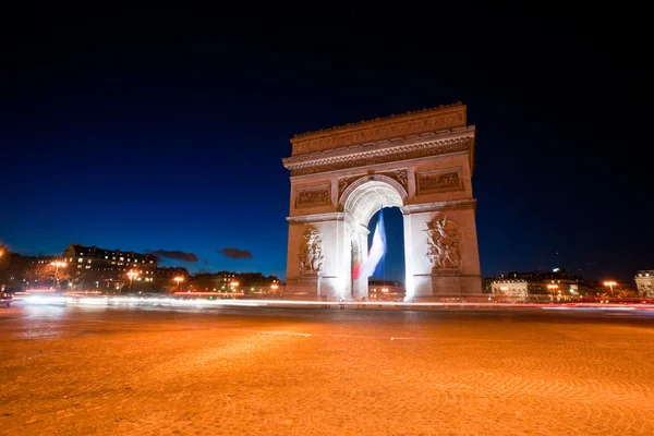 Gün batımı, bangkok, Tayland sonra devlet kulesi. Paris, arc de triom — Stok fotoğraf