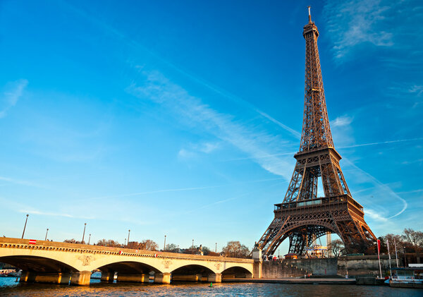 Tour Eiffel au lever du soleil, Paris . — Photo