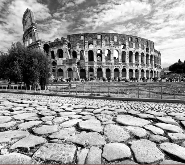 Coliseu Majestoso, Roma, Itália . — Fotografia de Stock