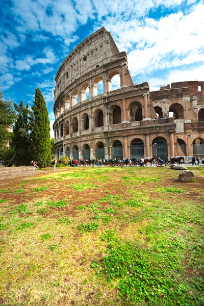 Coliseu Majestoso, Roma, Itália . — Fotografia de Stock