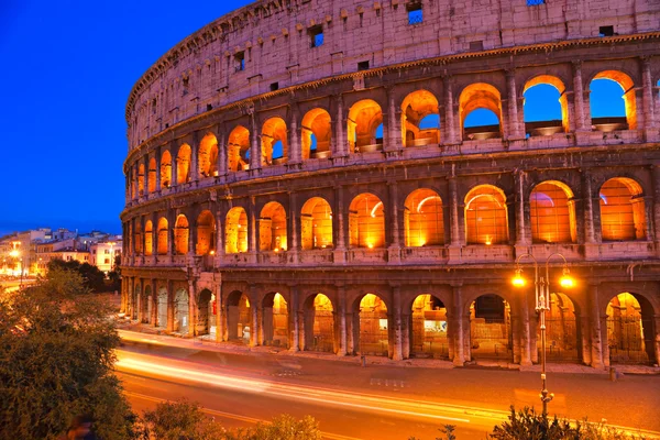 El majestuoso Coliseo, Roma, Italia . —  Fotos de Stock