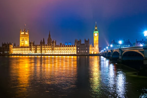 El Big Ben, la Casa del Parlamento y el Puente de Westminster — Foto de Stock