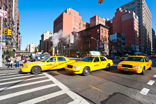 New york - 21 mars. taxibilar mellan 7: e av. och 23 st. — Stockfoto