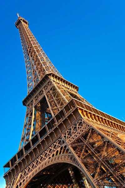 Eiffel tower at sunrise, Paris. — Stock Photo, Image
