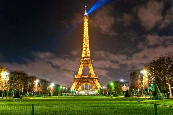 PARIS - DECEMBER 05. Lighting the Eiffel Tower on December 05, 2012 Paris — Stock Photo, Image