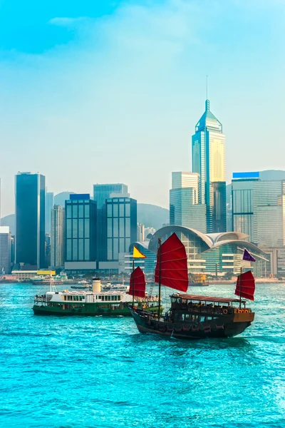 Hong Kong Hafen bei Sonnenuntergang. — Stockfoto