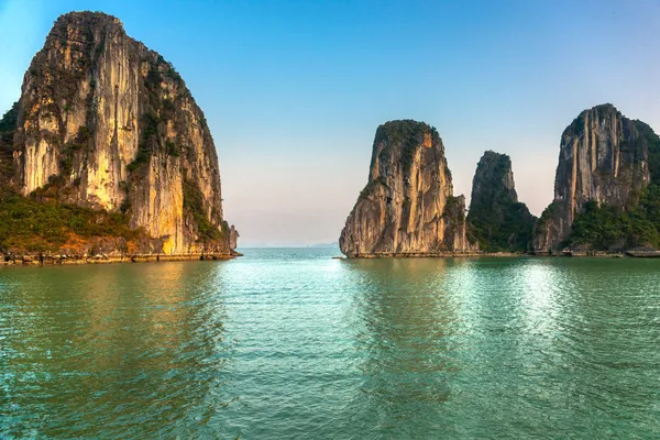 Halong-Bucht, Vietnam — Stockfoto