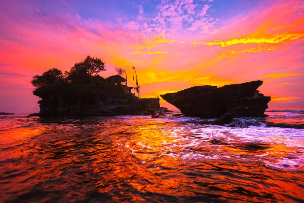 Tanah lot temple, bali, Indonésie. — Stock fotografie