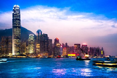 hong kong siluetinin panoramik manzaralı. Çin.