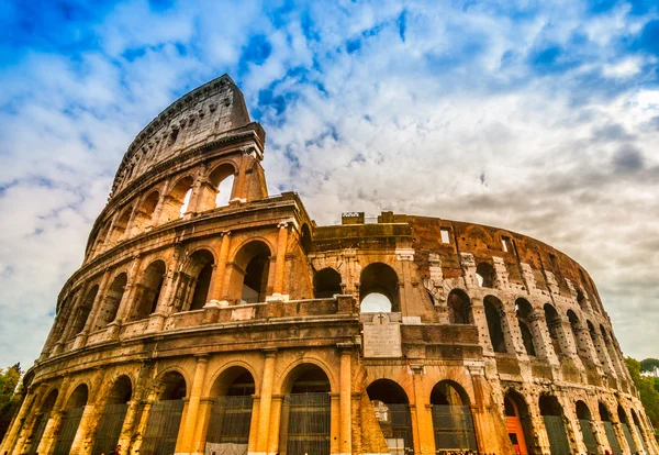 Coliseu Majestoso, Roma, Itália . — Fotografia de Stock