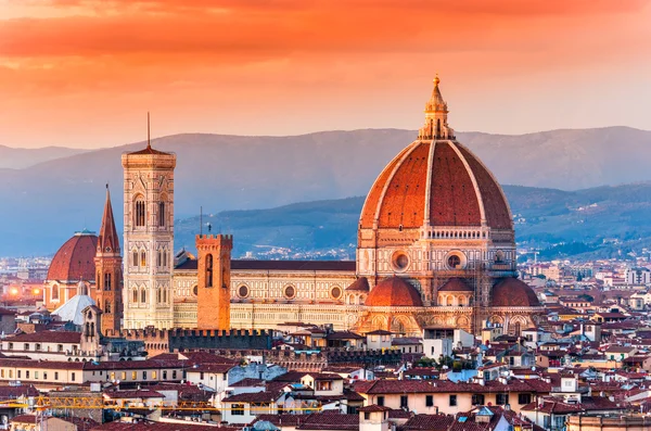 Florencie, slunce panorama pohled. — Stock fotografie