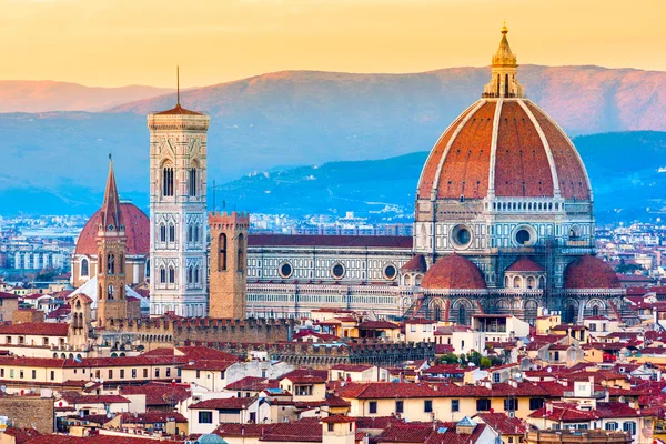 Vista panorâmica da Piazzale Michelangelo em Florença - Itália — Fotografia de Stock