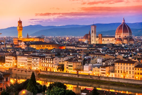 Florence, günbatımı manzarası görünümü. — Stok fotoğraf