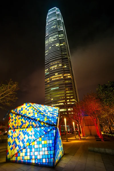 Dvě mezinárodní finanční centrum tower fasáda na 03 březen 2013, v hong Kongu. — Stock fotografie