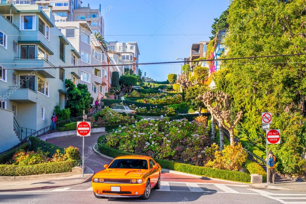 Lombard street on Russian hill, San Francisco Stock Editorial Photo