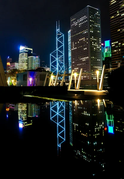 Hong kong beroemde wolkenkrabbers en hpong kong park. China. — Stockfoto