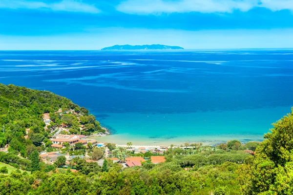 Schöne küsten auf der insel elba. — Stockfoto