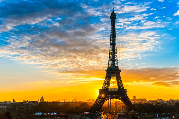 Torre Eiffel al amanecer, París . — Foto de Stock