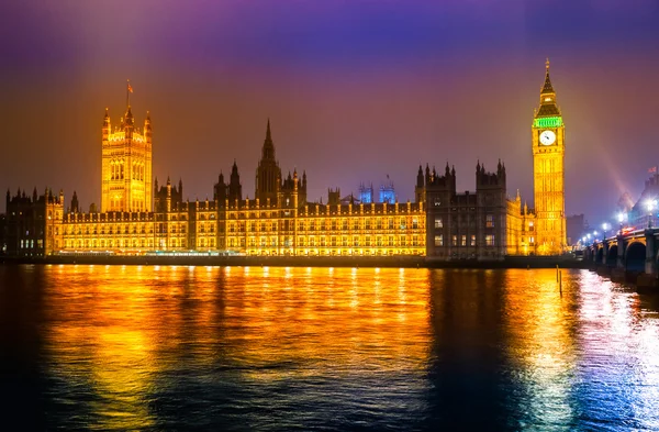 大笨钟、 英国议会大厦和威斯敏斯特桥 — 图库照片