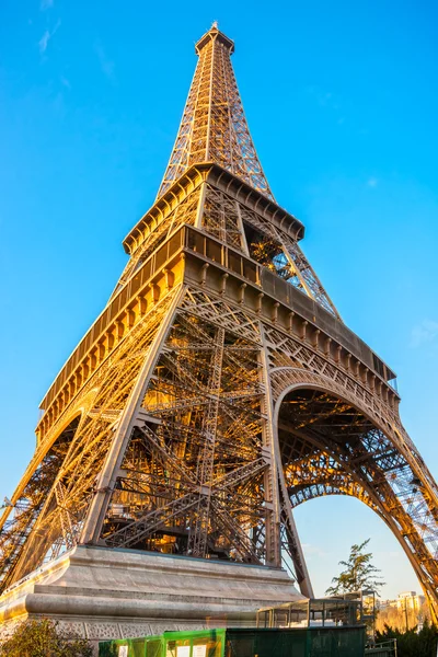 Torre Eiffel ao nascer do sol, Paris . — Fotografia de Stock