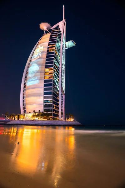 Dubai, Verenigde Arabische Emiraten - 20 januari: burj al arab hotel op 20 januari 2011 — Stockfoto