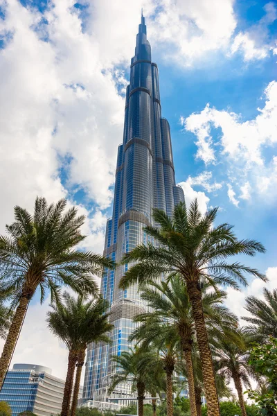 DUBAI, Emirados Árabes Unidos - FEVEREIRO 10: Burj Khalifa fachada em 10 de fevereiro, 20 — Fotografia de Stock