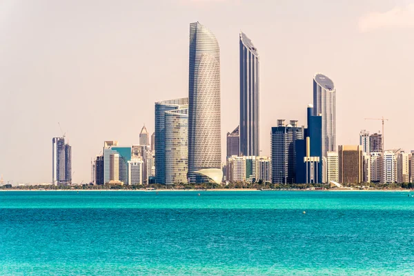 Abu Dhabi skyline, Emirati Arabi Uniti — Foto Stock