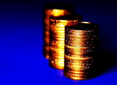 altın sikke yığını