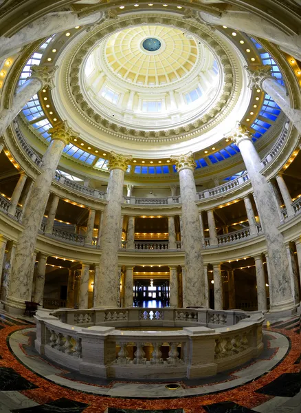 Bulding with columns and dome — Stock Photo, Image