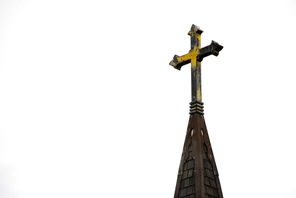 Kerktoren met kruis — Stockfoto