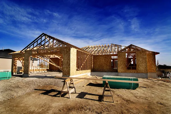 First-Time Land Buyers: Managing New Home Construction