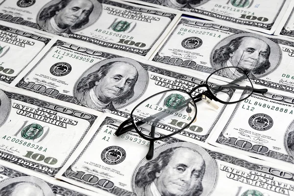 Χρήματα και γυαλιά — Φωτογραφία Αρχείου